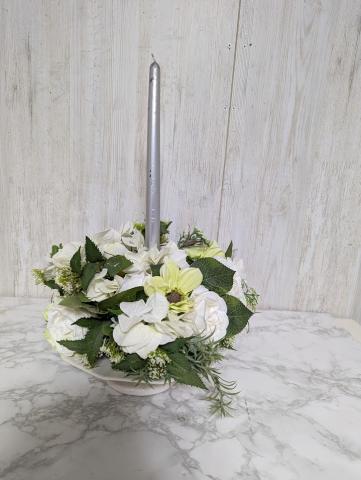 【送料無料】造花　テーブルフラワー　キャンドル・花器付き　縦30ｃｍ　幅30ｃｍ　奥行30ｃｍ（陶器含む）