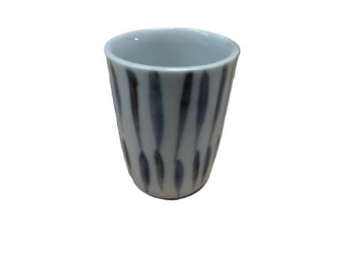 【送料無料】　美濃焼　染付手描十草　長湯呑（約110cc）