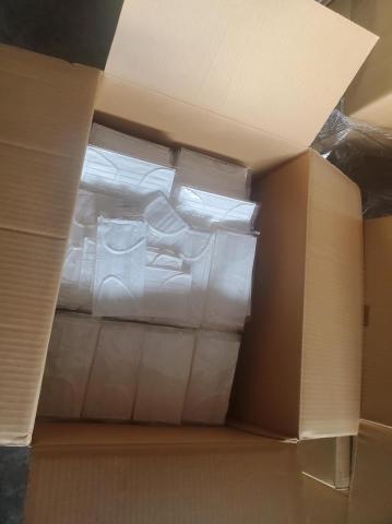 【送料無料】【訳あり品】＜箱なし＞快適　ソフティーナマスク　不織布・三層構造　Aｇ＋Zｎ抗菌・防臭 　個包装 　普通サイズ 　白　使い捨て 男女兼用